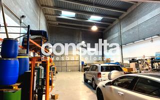 Nau industrial a Carrer àngels 2. Buena ubicación