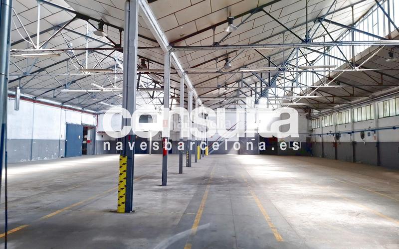 Foto 8c2d38a8-8708-4858-b189-993fcac34499. Alquiler nave industrial en carrer de joanot martorell 94 4 muelles de carga y descarga en Sabadell