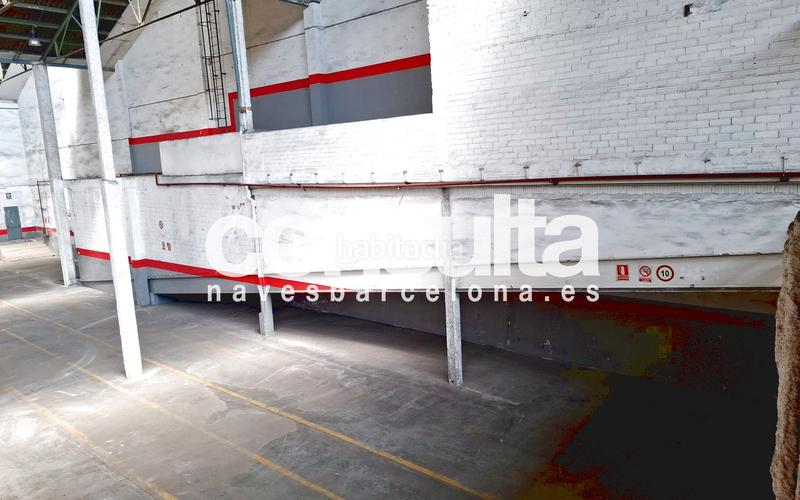 Foto 080dfff4-263b-4f3f-9d7b-d1df363f19ac. Rent industrial building in carrer de joanot martorell 94 in Sabadell