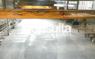 Miete Fabrikhalle in Carrer curt 20. 2 puentes grúa