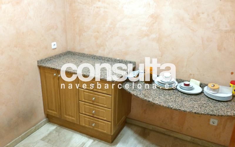 Foto 6293077e-64c9-444e-910d-0dcbf1d2ec06. Lloguer nau industrial a avinguda de bertran i güell 6 a Gavà