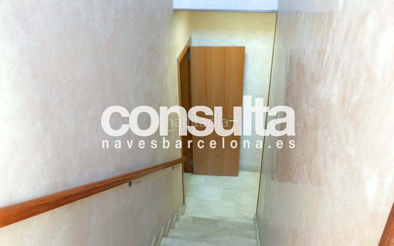 Foto d31cc1f8-a833-41b0-9905-9c49fee80327. Lloguer nau industrial a avinguda de bertran i güell 6 a Gavà