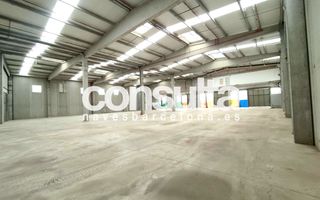 Affitto Capannone industriale in Carrer llevant 12. 4 puertas tipo tir