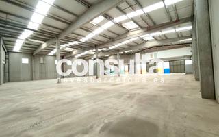 Miete Fabrikhalle in Carrer llevant 12. 4 puertas tipo tir