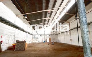 Capannone industriale in Carrer de Ramon Casas 1