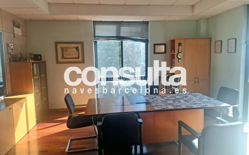 Foto 521d6e69-3618-4993-bd38-a048981c2e83. Affitto capannone industriale in passeig de can sagrera 33 in Sant Just Desvern