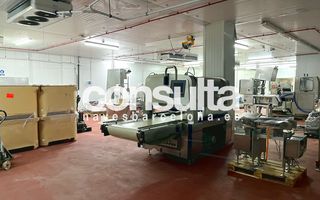 Location Bâtiment à usage industriel à Passeig de can victoriano 11. 4 muelles de carga y descarga