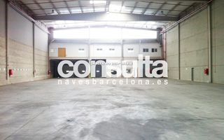 Affitto Capannone industriale in Avinguda del progrés 14. 2 muelles de carga y descarga