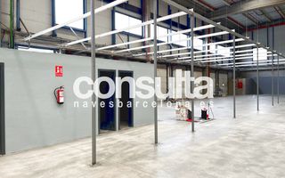 Miete Fabrikhalle in Avinguda del progrés 14. 2 muelles de carga y descarga