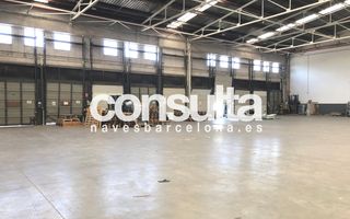 Location Bâtiment à usage industriel à Carrer de can gurri 4. 18 muelles de carga y decarga