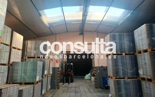 Nau industrial a Carrer mogent 44