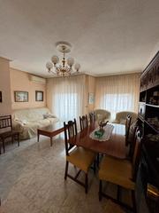 Etagenwohnung in Calle Encina