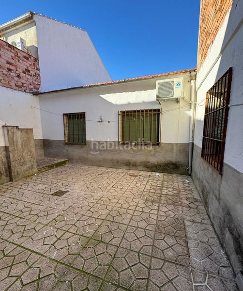 Foto 0209caa1-53b0-4761-83d4-34a4009d0d85. Casa aparellada a El Poblado - Abulagar Puertollano