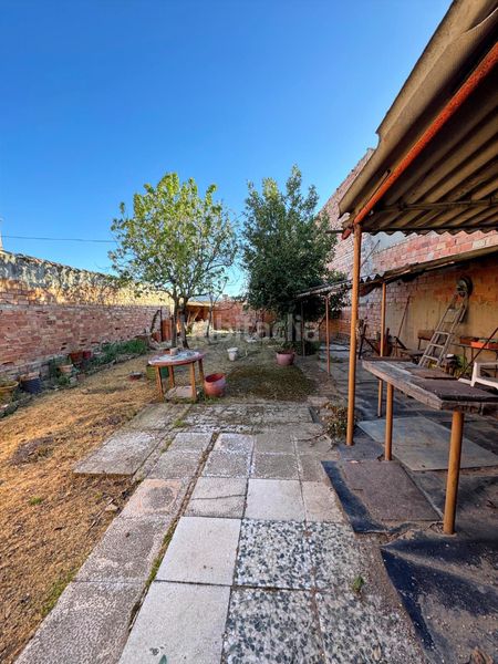 Foto 2cb0c8d3-7302-4ff1-8335-3e00e929107d. Casa aparellada a El Poblado - Abulagar Puertollano