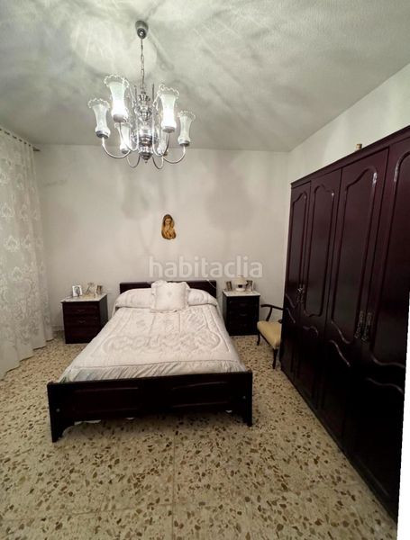 Foto 62ef9cc2-07bd-47fe-a3f7-dc06cb82a4d9. Casa aparellada a El Poblado - Abulagar Puertollano