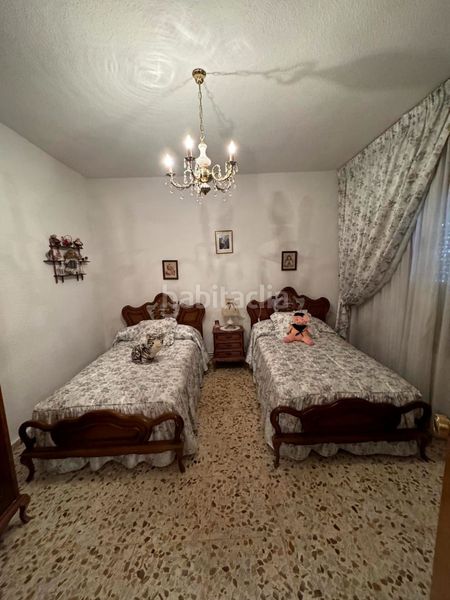 Foto 758b055c-6656-4b27-a59e-2b9229134bb2. Casa aparellada a El Poblado - Abulagar Puertollano