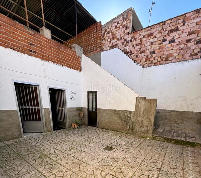 Foto ca45d317-6c92-4a4e-b8c6-7bc15e69bce4. Casa aparellada a El Poblado - Abulagar Puertollano