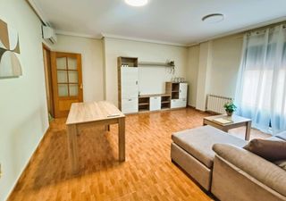 Rent Flat  Calle bajada del pilar. Alquiler ático