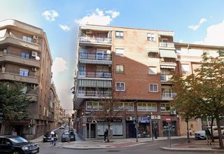 Pis a Calle Miguel Servet