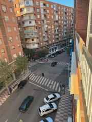 Pis  Calle gran capitán. Piso céntrico con amplias posibilidades