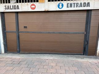 Aparcament cotxe a Calle ancha 34. Cochera cerrada en calle ancha