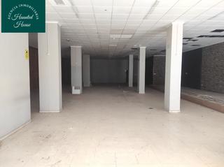 Local commercial  Ramon y cajal. Local com. en venta en industria.
