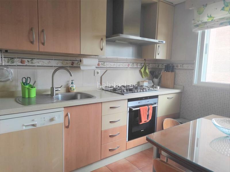 Foto 8f44df2f-dcb6-4664-acba-b20cbee3fd08. Alquiler piso  en alquiler en poligono san antonio, 4 dormitorios. en Albacete