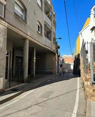 Aparcament cotxe a Centre. Plaza de parking en venta