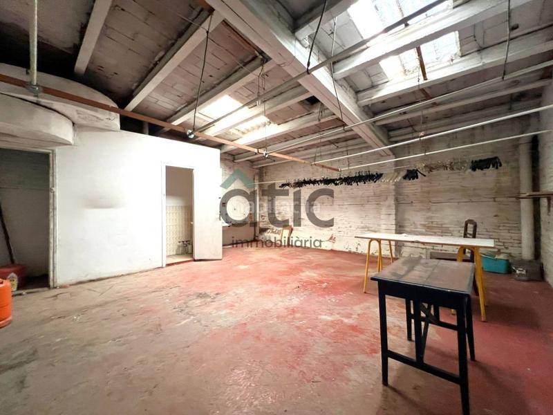 Foto 81933160-3707-421a-aea1-517dcc9cb4a1. Local commercial dans Poble Nou Manresa