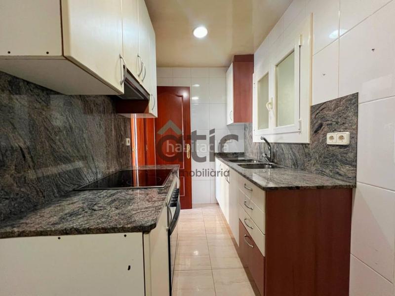 Foto 6e6ec5e9-9fa4-4406-b973-cb6fc1a6c42a. Piso  en venta en zona pl. de la creu en bases de Manresa - carretera de santpedor Manresa