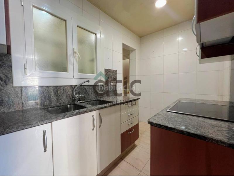Foto be65d945-a4b0-4958-b968-e20edd7deb7f. Piso  en venta en zona pl. de la creu en bases de Manresa - carretera de santpedor Manresa