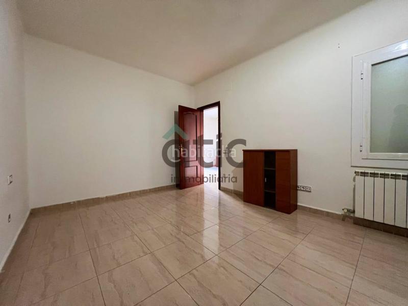 Foto d3c681b7-e973-41c4-b489-74315d56277f. Piso  en venta en zona pl. de la creu en bases de Manresa - carretera de santpedor Manresa