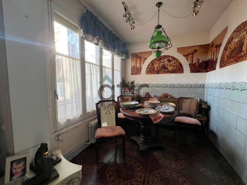 Foto 7641bcfc-3655-4d47-81bd-b03797adde71. Edificio in Barri Antic Manresa