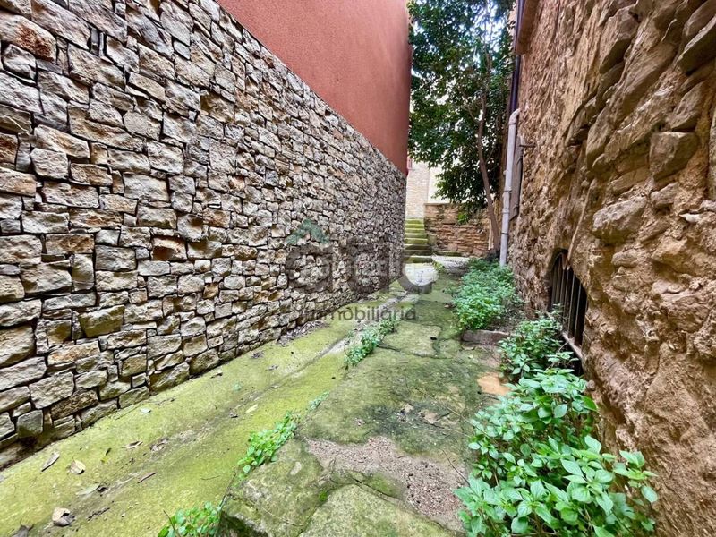 Foto d4a0a7c5-3e11-4d5b-b32f-fb88007f1d87. Masia amb calefacció aparcament a Castellgalí
