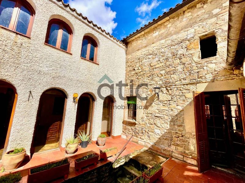 Foto fe0488a1-5de8-4af7-a7ee-16c2ed541279. Masia amb calefacció aparcament a Castellgalí