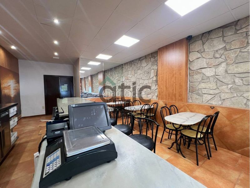 Foto 1eb43ce0-d3e7-4560-bbb3-f74e71a616d1. Rent business premise in calle barcelona 28 in Poble Nou Manresa