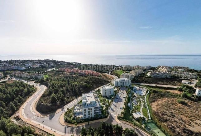 Foto 3e5a9a85-b017-4f14-b77c-1d7ca72224cf. Apartament amb calefacció aparcament piscina a El Faro de Calaburra - Chaparral Mijas