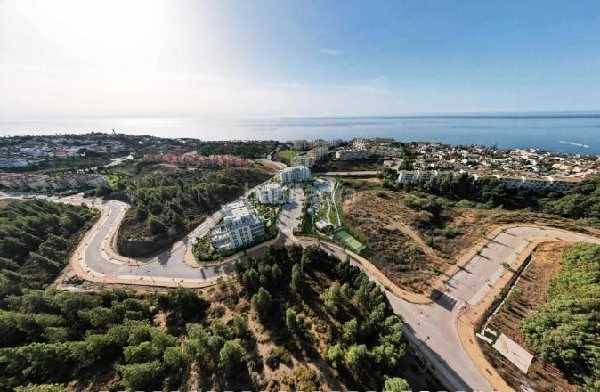 Foto 12a7f9f4-f744-4e2e-a7a9-ca7db5af03a1. Apartament amb calefacció aparcament piscina a El Faro de Calaburra - Chaparral Mijas