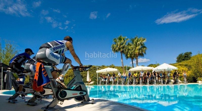 Foto 543a9e49-6a64-44a3-b48d-e430c4f33a24. Xalet amb calefacció aparcament piscina a El Higuerón Fuengirola