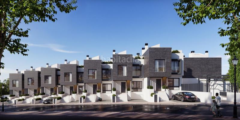 Foto 2d6a6369-76bc-45d6-a8fc-a5010d33439d. Casa pareada pareado en esquina con 3 dormitorios, 3 baños y vistas al mar !!! en Fuengirola