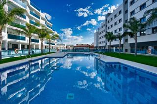 Apartamento en Castillo Sohail - Myramar. Fantástico apartamento en la mejor área de servicios y tiendas d