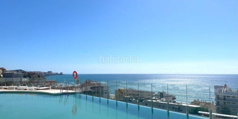 Foto 66b70ae5-37a9-42ad-acc1-a1f936e2925c. Àtic amb calefacció aparcament piscina a Las Gaviotas - Carvajal Fuengirola