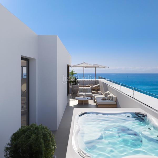 Foto 719321f2-1fbc-41fa-9311-ee3fdadcaeae. Apartamento la exclusividad en su máxima expresión, a escasos metros de la playa de carvajal, con vistas al mar. en Fuengirola