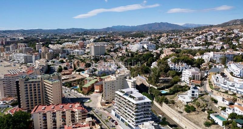 Foto 97426efd-1272-4340-8b75-8a869b1f1cf1. Apartamento la exclusividad en su máxima expresión, a escasos metros de la playa de carvajal, con vistas al mar. en Fuengirola