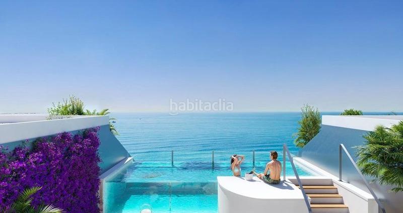 Foto 41c2e1ff-1e8c-434c-ab28-5e10e5ff911d. Ático la exclusividad en su máxima expresión, a escasos metros de la playa de carvajal, con vistas al mar. en Fuengirola