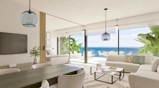 Rez-de-chaussée à Las Gaviotas - Carvajal. Majestuosa planta baja elevada, con 45m2 de terraza orientada al