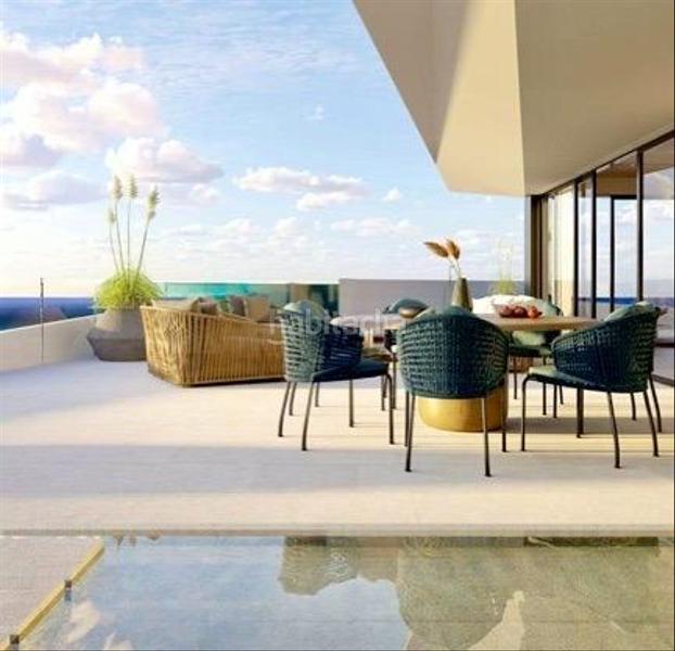 Foto 866c1f9a-18a2-4eda-b048-bab0a98828e5. Apartamento majestuosa primera planta, con 32m2 de terraza, para disfrutar de vistas panorámicas al mar !!!. en Fuengirola