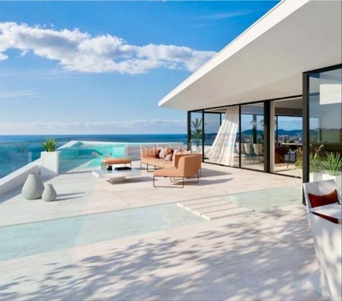 Foto c085313d-e96e-49ca-956d-29c1820cd389. Apartamento majestuosa primera planta, con 32m2 de terraza, para disfrutar de vistas panorámicas al mar !!!. en Fuengirola