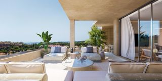 Apartament a Nueva Torrequebrada. Disfrute de terrazas con orientacion sur y vistas al mar, del go