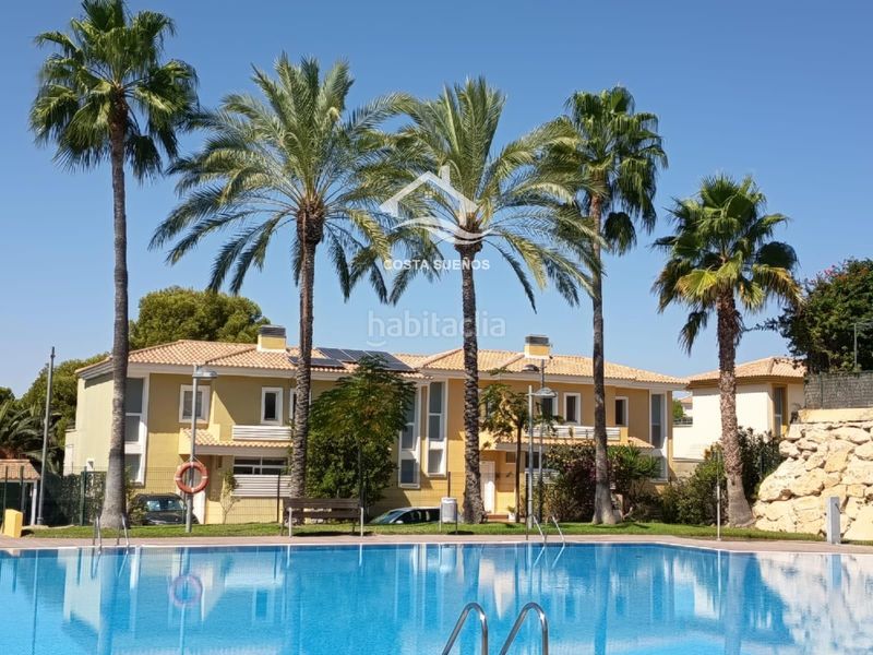 Foto 0a3850c6-9043-4cbc-bd75-dbd9e45ad3b6. Casa adossada amb calefacció aparcament piscina a Mutxamel